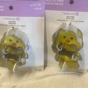 NWT…2 baby chick Easter cookie cutters!!! Super cute!!!